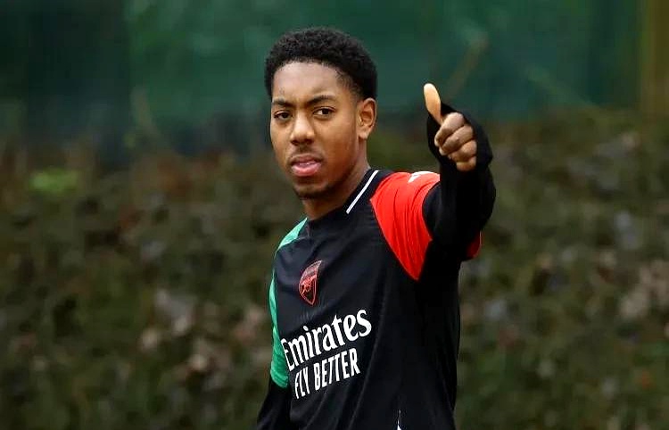 爱游戏网址关于阿森纳发布备战花絮,国际比赛日复出首秀,意甲任务艰巨,医务组通报恢复的信息