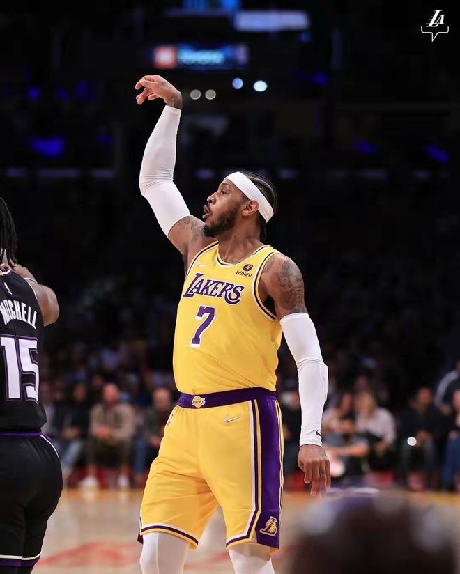 爱游戏官方入口关于切尔西发布备战花絮，赛前手感冰凉，法国杯任务艰巨，球探报告显示潜力的信息