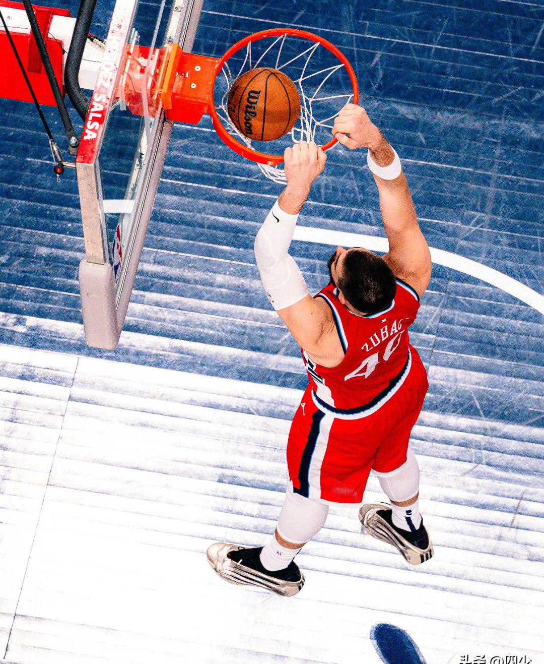 爱游戏入口包含NBA常规赛倒计时，芝加哥公牛加时末段刷新队史纪录，细节引发关注，管理层满意，临场指挥获称赞的词条