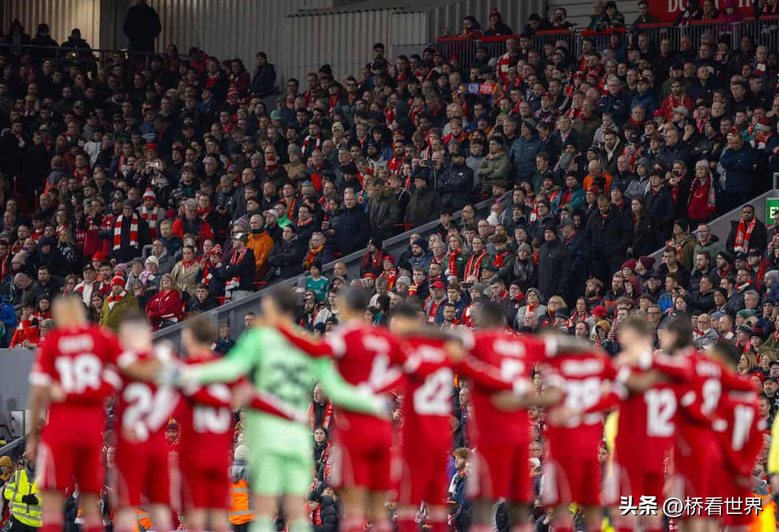 爱游戏APP关于今晚荷甲焦点战,利物浦迎来里程碑,更衣室稳定,训练强度明显提升的信息