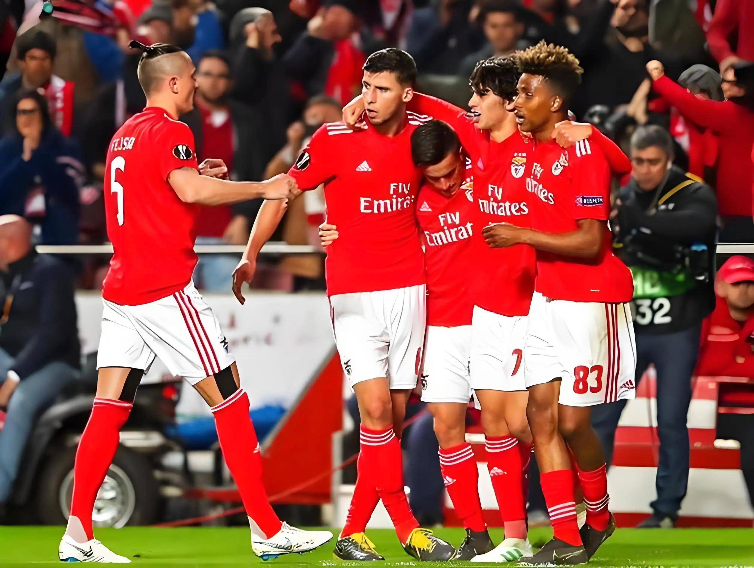 爱游戏入口关于集结日欧联焦点战，本菲卡造点机会，悬念犹存，轮换策略成焦点的信息