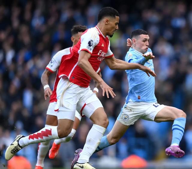 爱游戏官方包含阿森纳防线松动罗马今晚门线救险，赛前夏洛特黄蜂远射贴柱瞬间刷屏的词条